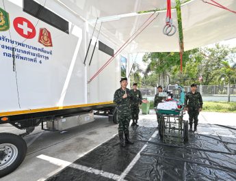 “รพ.ค่ายวชิราวุธ” จัดสาธิตเตรียม รพ.สนาม-ช่วยเหลือผู้ประสบภัยพิบัติ